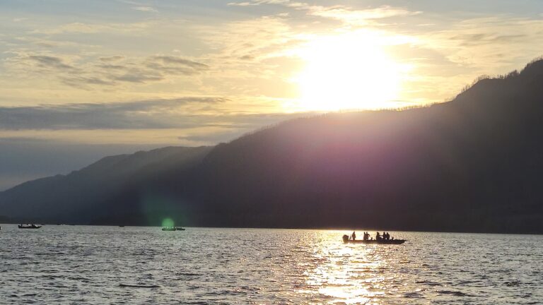 Lower Columbia spring Chinook anglers Beacon Rock